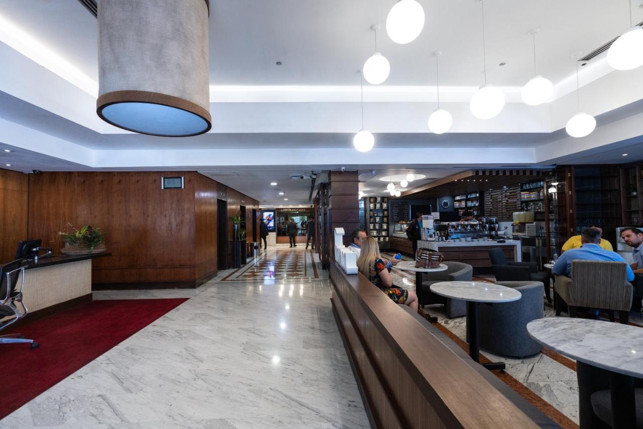 유로빌딩 호텔 앤드 스위트 카라카스 외부 사진 The interior of the lounge